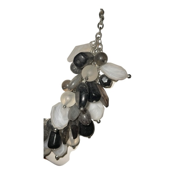 🖤✨ Meet “The Moonlit Storm Statement Necklace” ✨🖤 - Picture 4 of 6